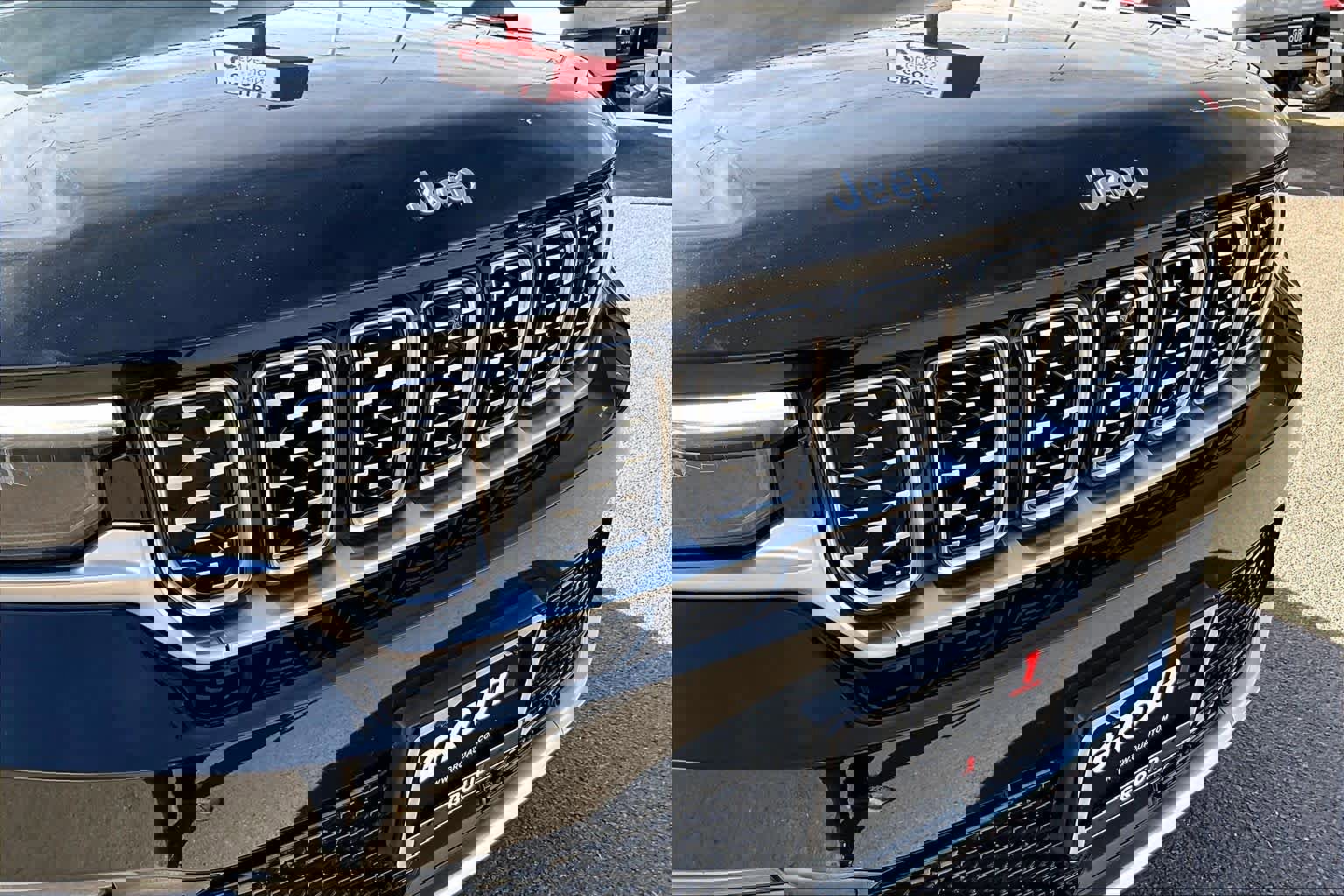 Used 2023 Jeep Grand Cherokee Summit image 30