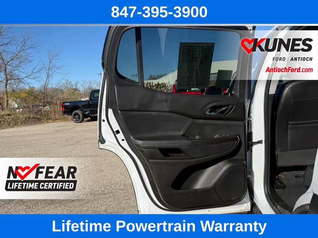 Used 2023 GMC Acadia SLT image 25