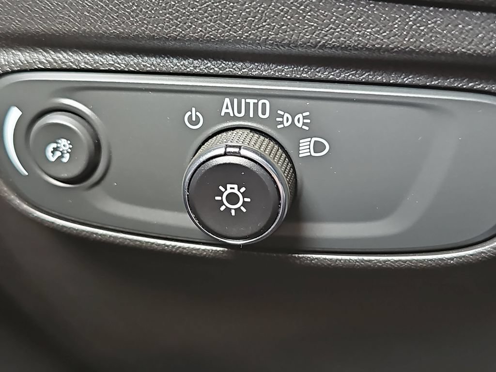 Used 2024 Chevrolet Equinox RS w/ RS Leather Package FWD image 24