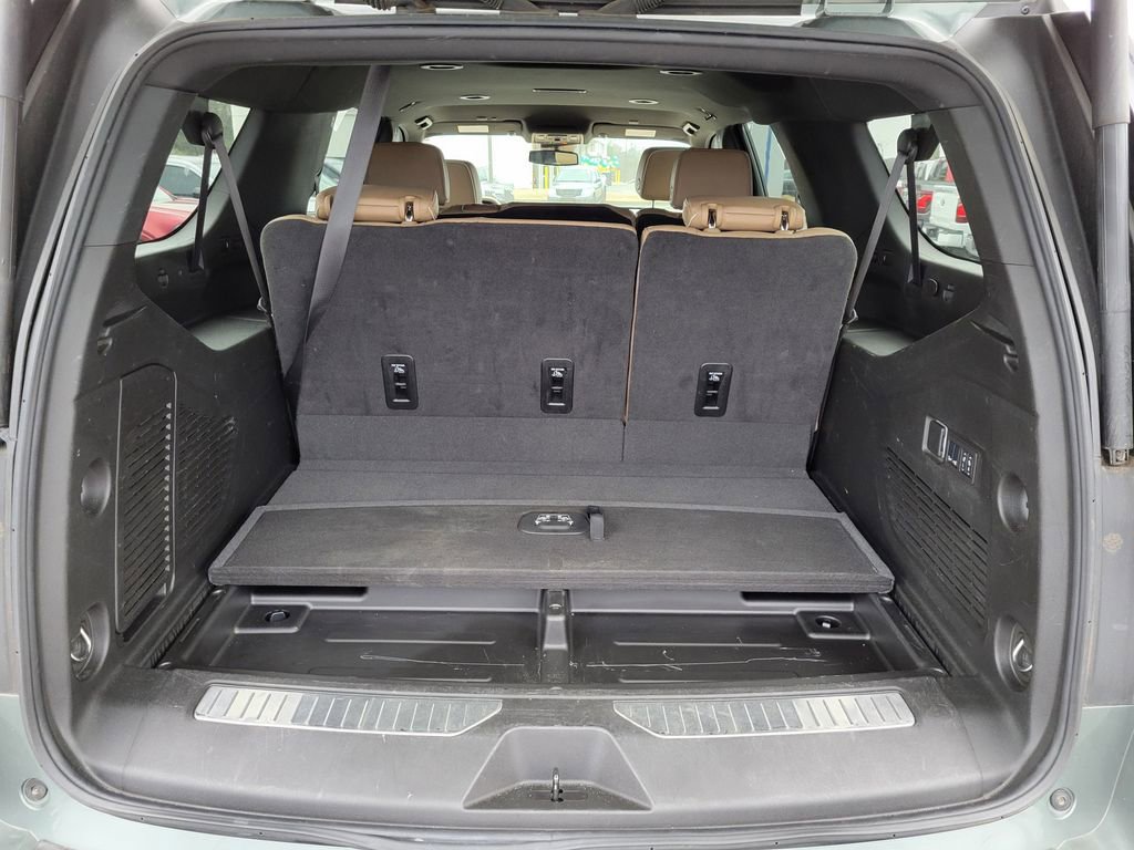 Used 2024 Chevrolet Suburban Premier image 12