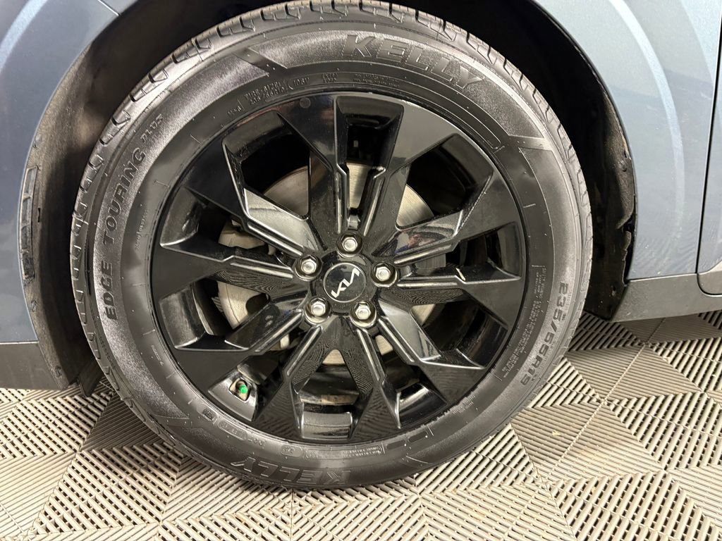 Used 2023 Kia Carnival SX Prestige image 10