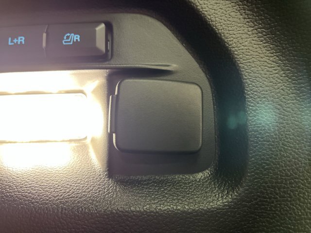 Certified 2025 Ford Explorer Platinum AWD/4WD image 35