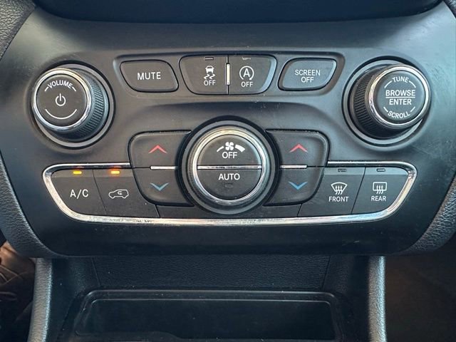 Used 2019 Jeep Cherokee Limited w/ Luxury Group image 21