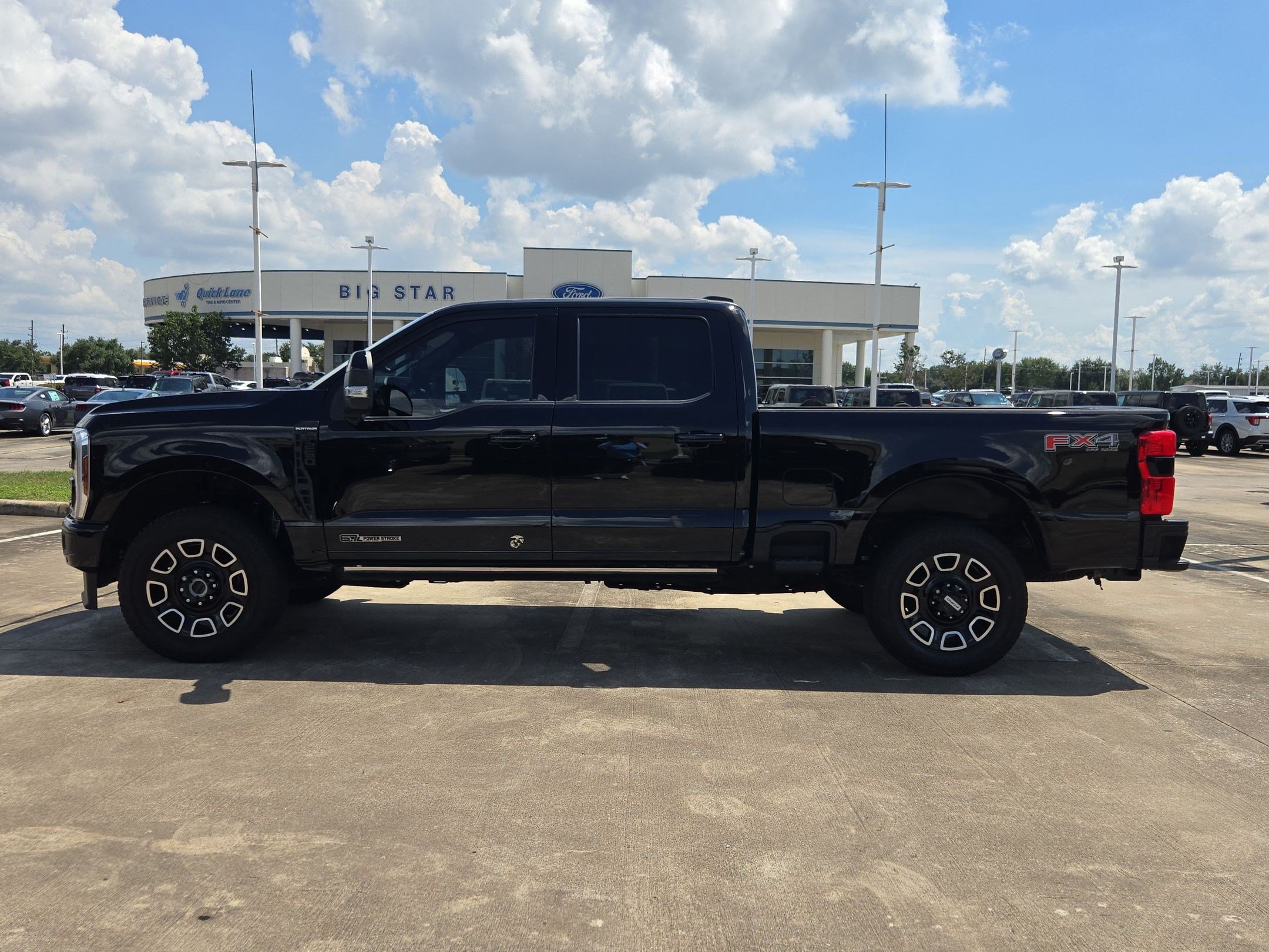 Certified 2025 Ford F250 Platinum w/ FX4 Off-Road Package AWD/4WD image 9