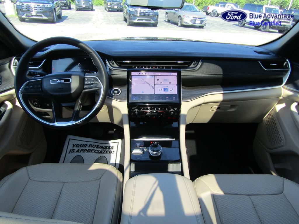 Used 2024 Jeep Grand Cherokee L Limited w/ Luxury Tech Group II AWD/4WD image 4