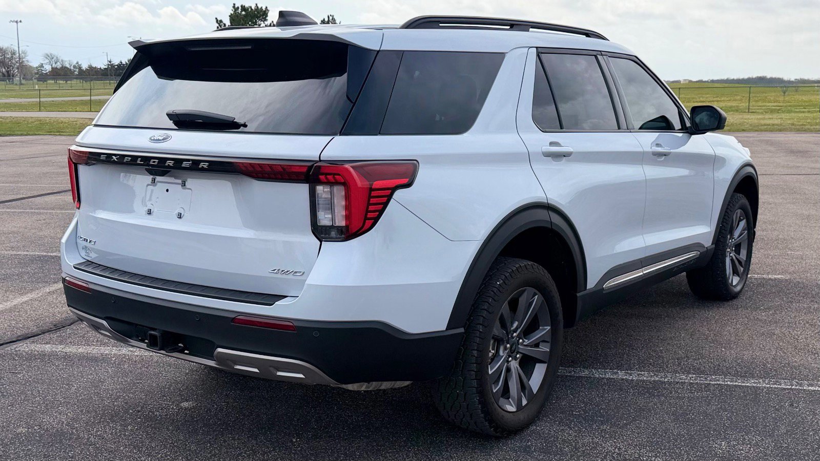 Certified 2025 Ford Explorer Active w/ Active Comfort Package AWD/4WD image 3