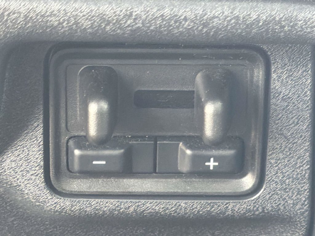 Certified 2025 Ford Expedition Active AWD/4WD image 28