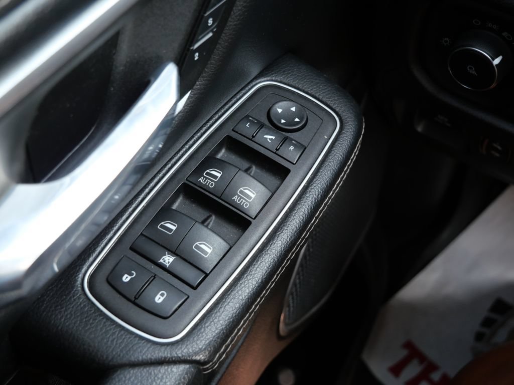 Used 2023 RAM 1500 Laramie AWD/4WD image 28