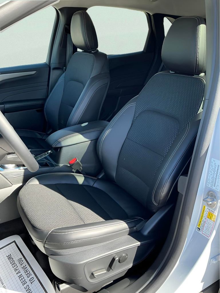 Certified 2026 Ford Escape Base image 30