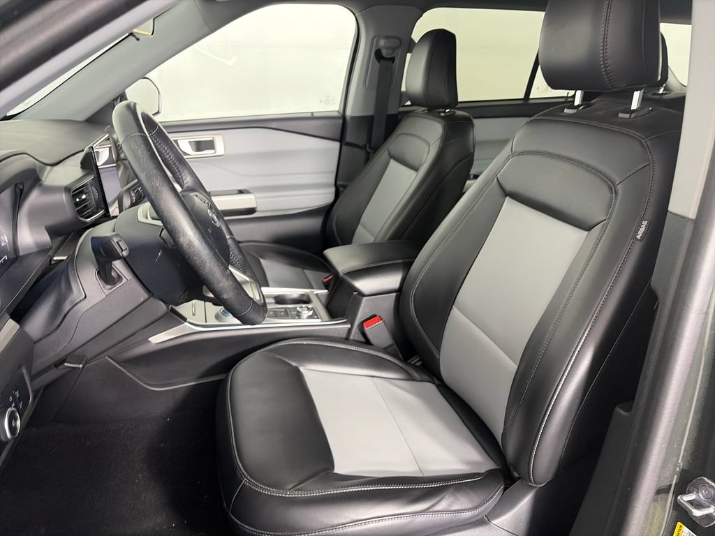 Certified 2024 Ford Explorer XLT w/ Equipment Group 202A AWD/4WD image 11