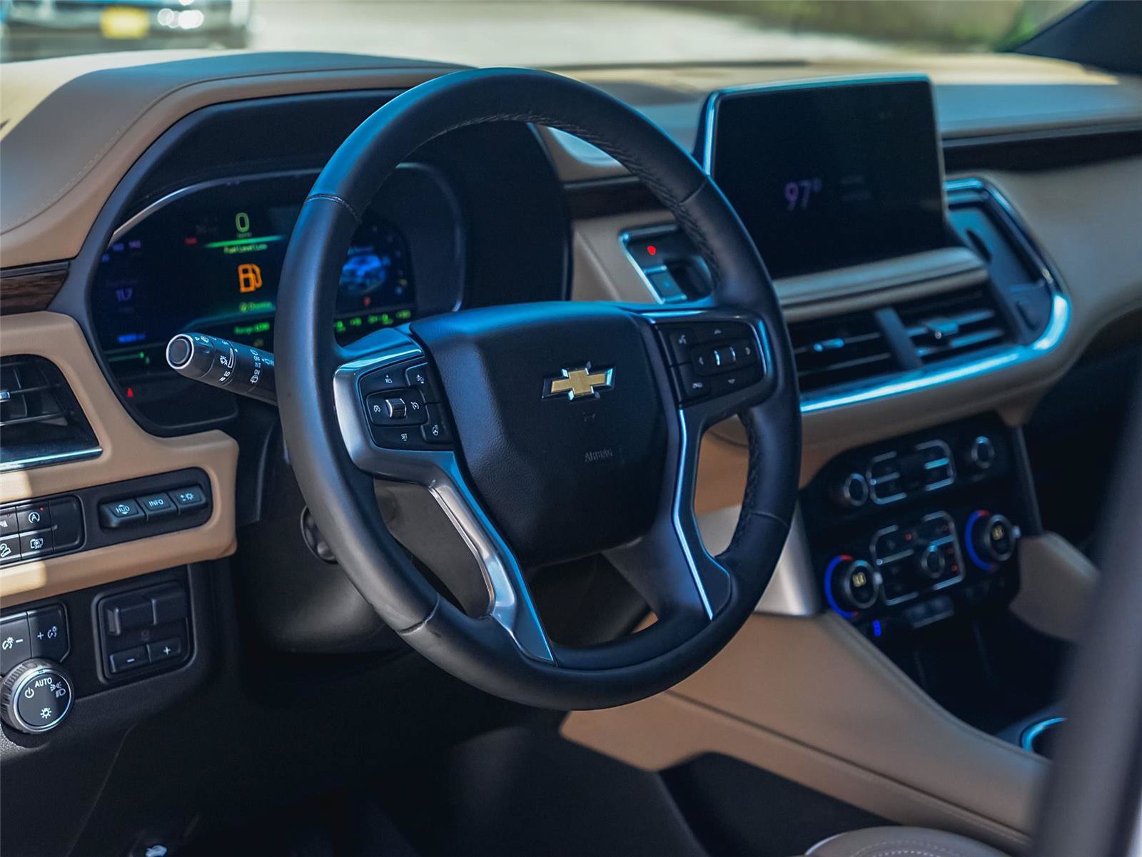 Used 2024 Chevrolet Tahoe Premier AWD/4WD image 9