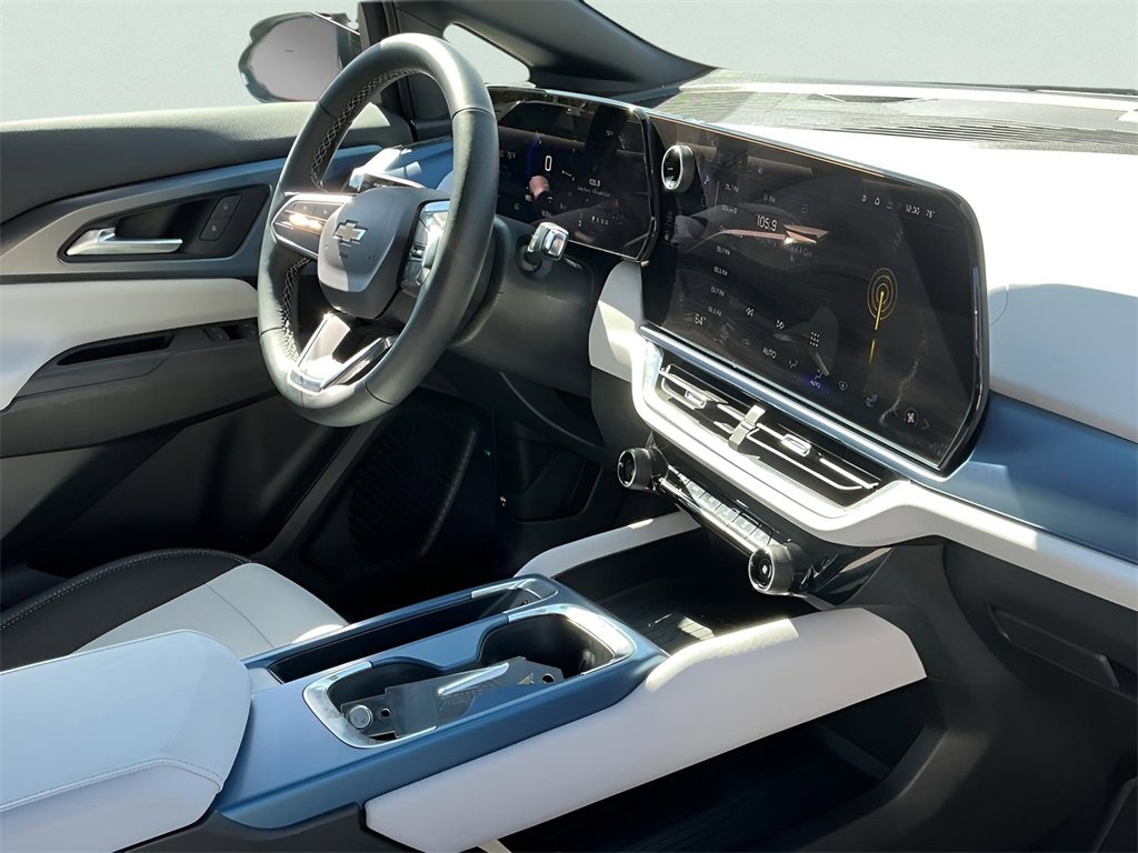 Used 2025 Chevrolet Equinox EV LT image 21