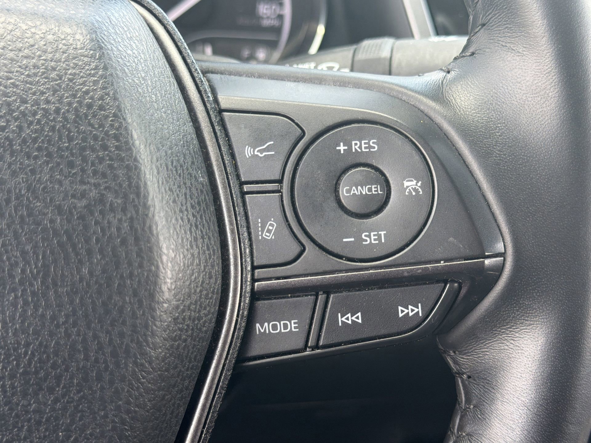 Used 2024 Toyota Camry SE w/ Convenience Package FWD image 13