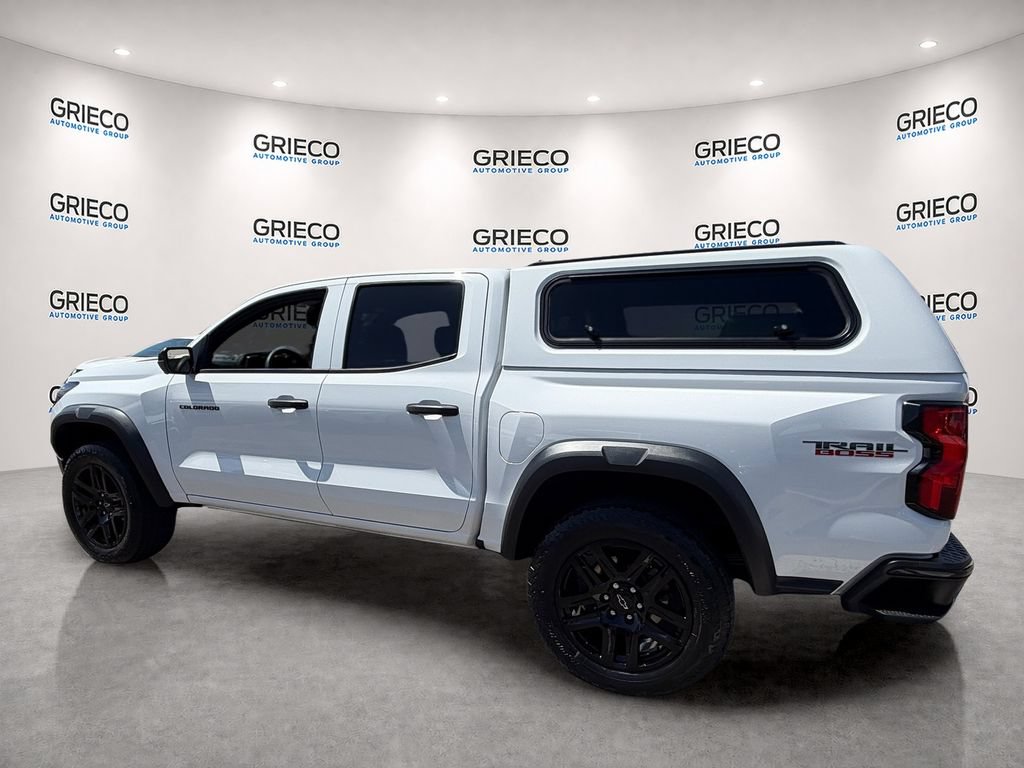 Used 2024 Chevrolet Colorado Trail Boss w/ Technology Package AWD/4WD image 5