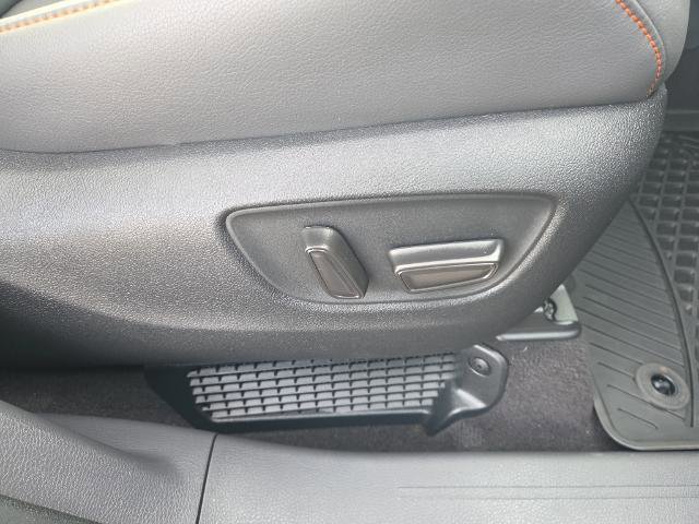 Used 2024 Toyota Sienna XSE AWD/4WD image 31