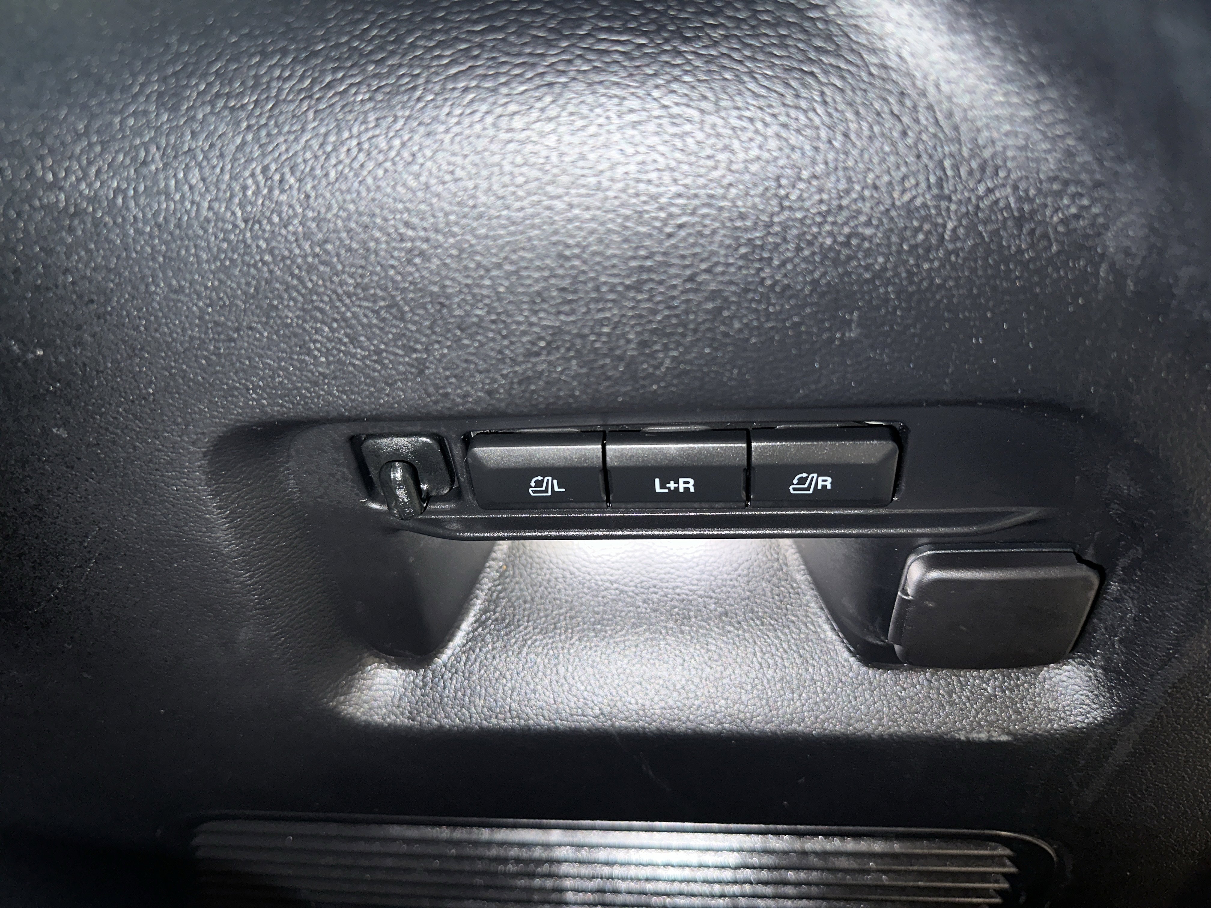 Certified 2023 Ford Explorer Limited w/ Equipment Group 301A image 31