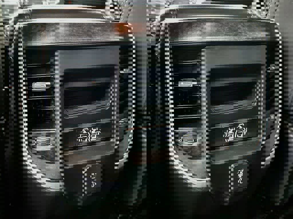 Used 2021 RAM 1500 Big Horn AWD/4WD image 16