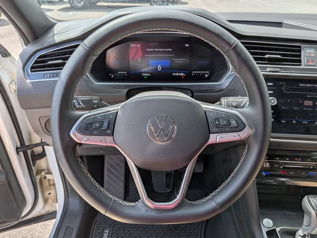 Used 2024 Volkswagen Tiguan SE AWD/4WD image 9