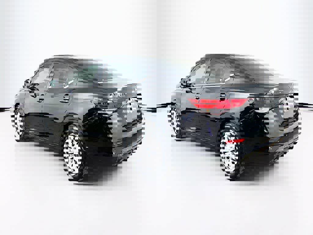 Used 2024 Nissan Sentra S image 3