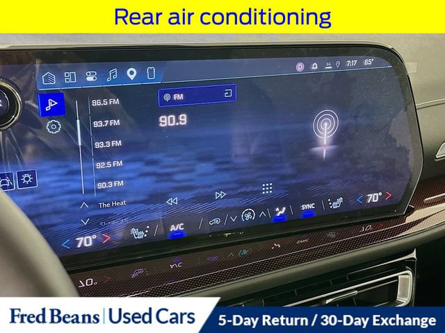 Used 2025 Chevrolet Traverse Z71 w/ Enhanced Driving Package AWD/4WD image 19
