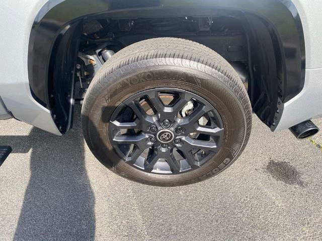 Used 2024 Toyota Tundra Platinum AWD/4WD image 31