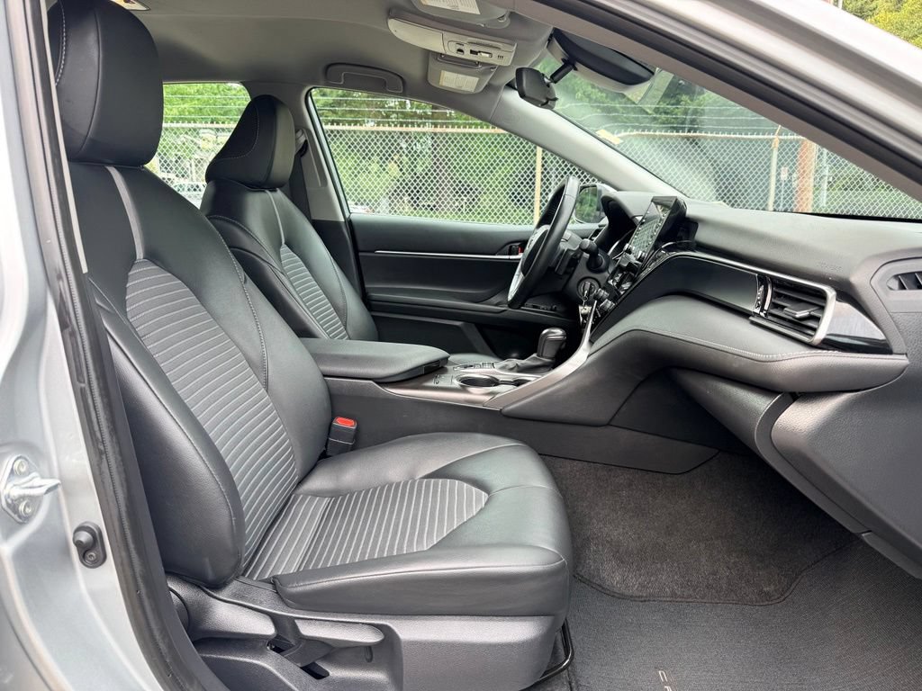 Used 2024 Toyota Camry SE w/ Cold Weather Package AWD/4WD image 9