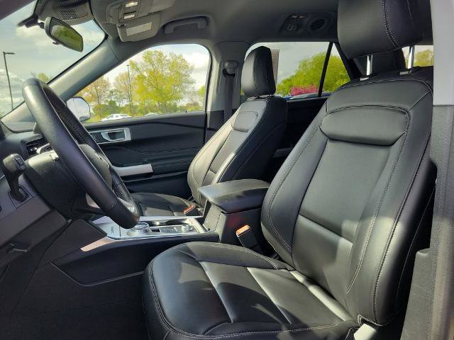 Certified 2023 Ford Explorer XLT w/ Equipment Group 202A AWD/4WD image 5