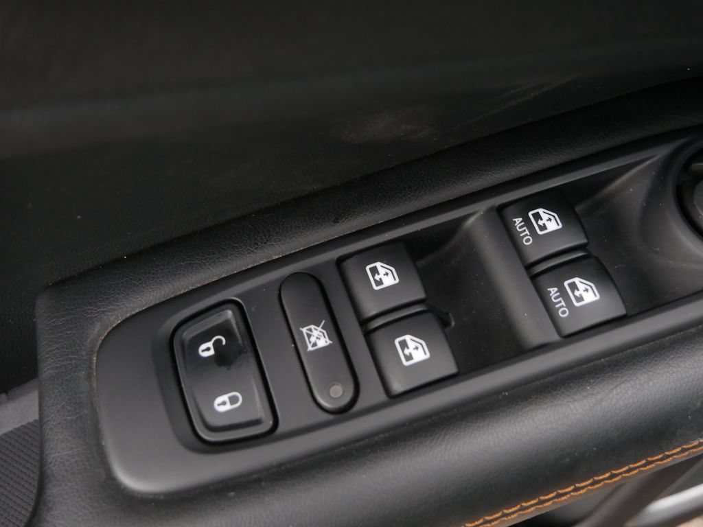 Used 2018 Jeep Compass Limited w/ Navigation Group AWD/4WD image 15