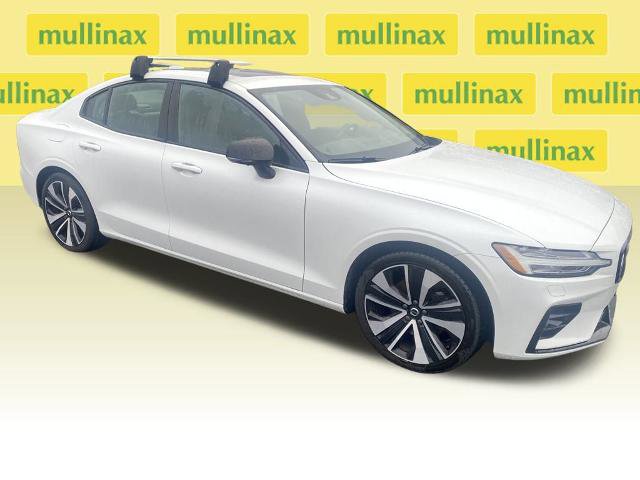 Used 2022 Volvo S60 B5 Momentum w/ Advanced Package image 1