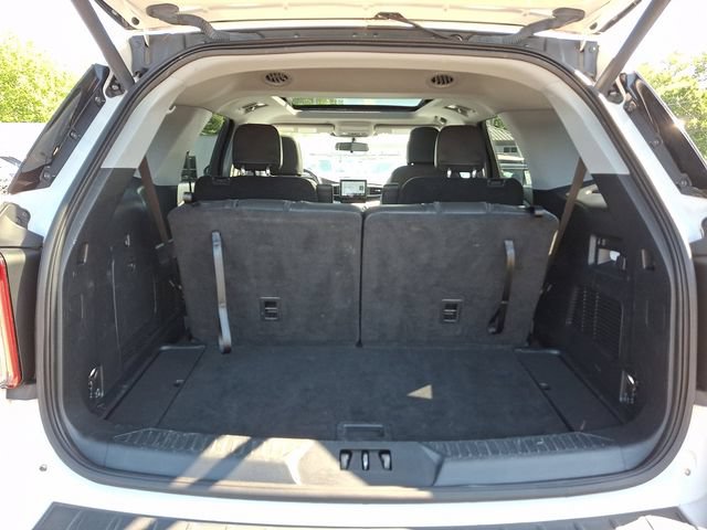 Certified 2022 Ford Explorer XLT w/ Equipment Group 202A AWD/4WD image 37