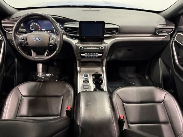 Certified 2020 Ford Explorer XLT w/ Equipment Group 202A AWD/4WD image 32