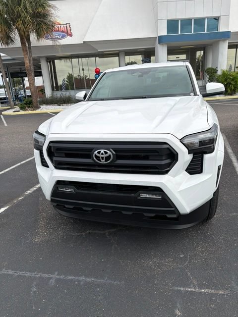 Used 2025 Toyota Tacoma SR5 RWD image 5