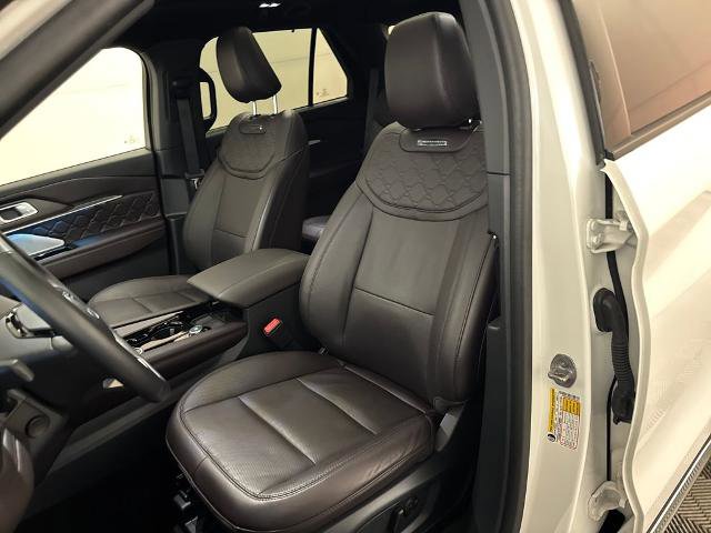 Certified 2025 Ford Explorer Platinum w/ Ultimate Package image 13
