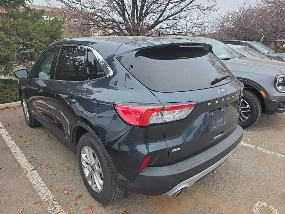 Certified 2022 Ford Escape SE image 2