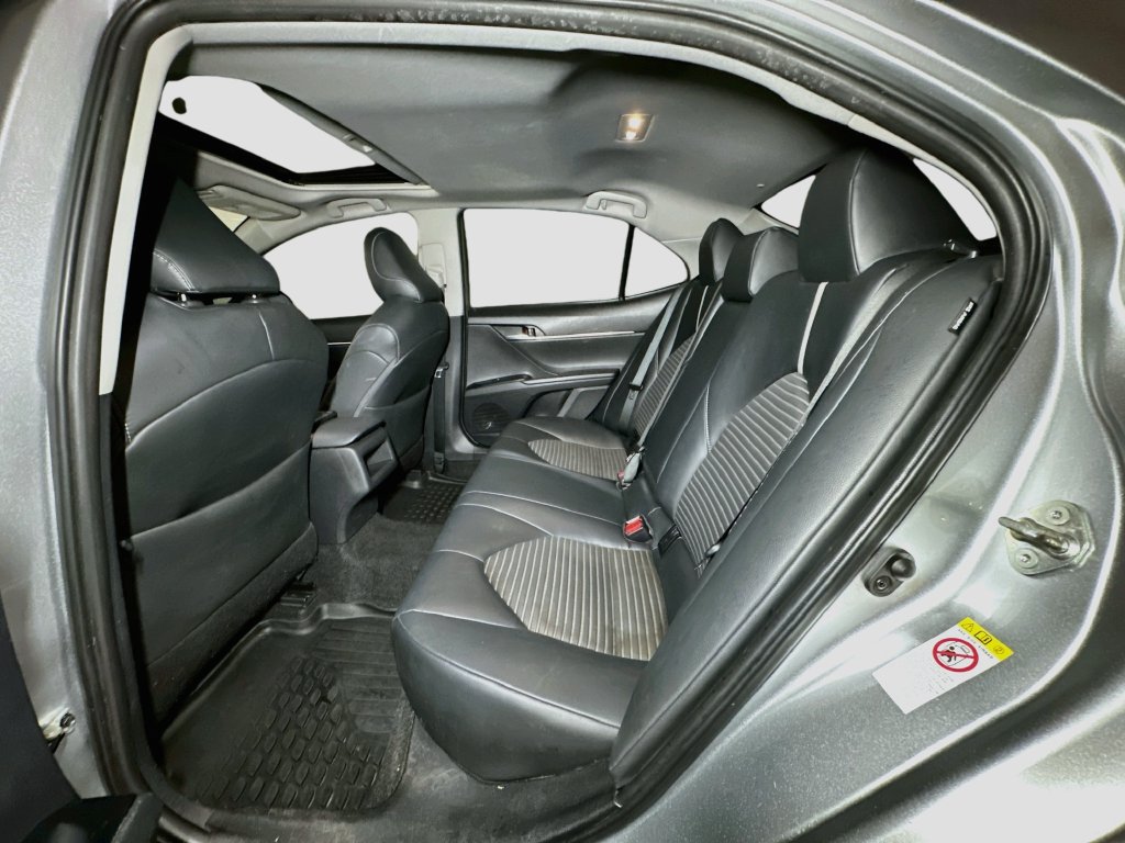 Used 2019 Toyota Camry SE w/ Convenience Package FWD image 32