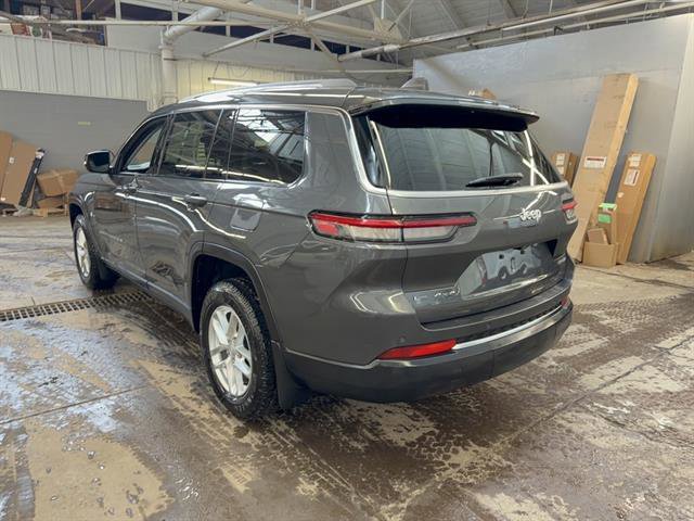 Used 2021 Jeep Grand Cherokee L Laredo w/ Luxury Tech Group I image 3