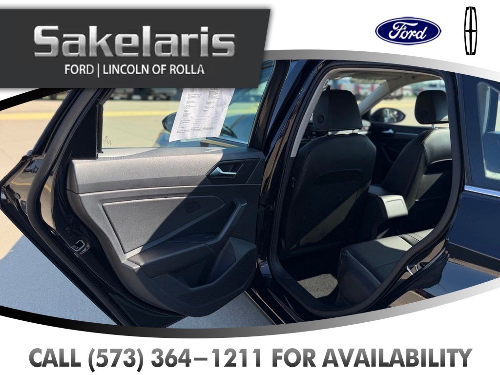 Used 2024 Volkswagen Jetta SE FWD image 33