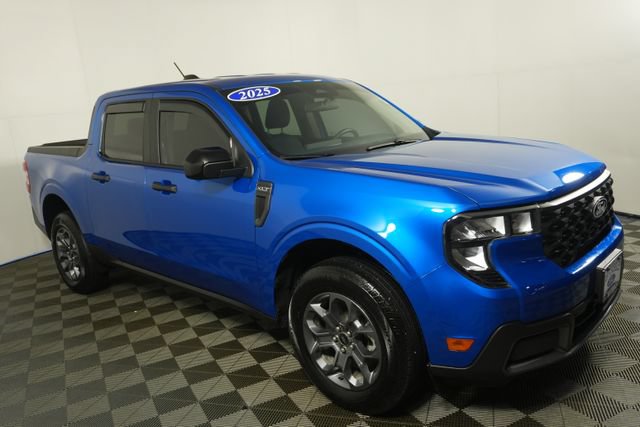 Certified 2025 Ford Maverick XLT w/ XLT Luxury Package AWD/4WD image 2
