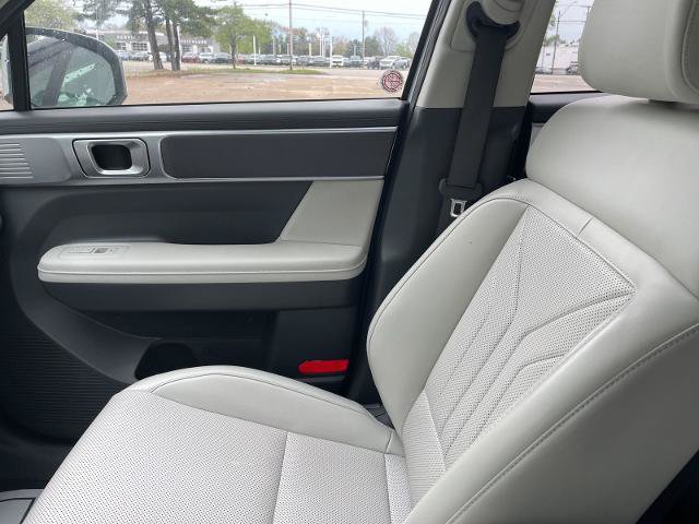 Used 2025 Hyundai Santa Fe SEL FWD image 19
