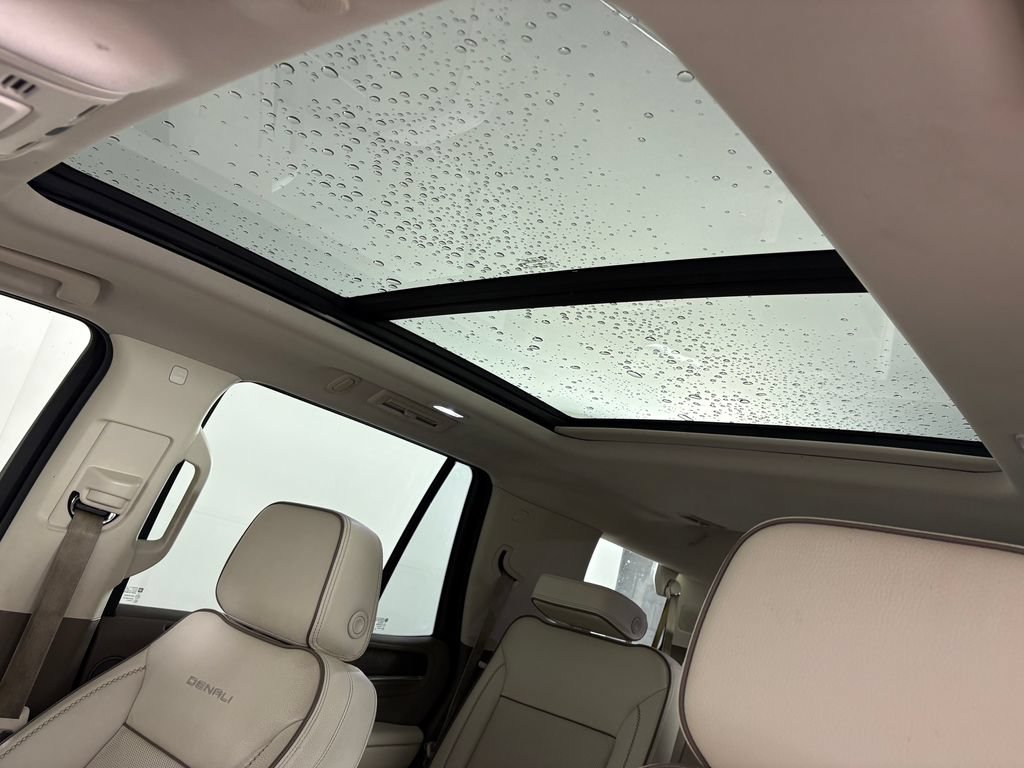 Used 2021 GMC Yukon Denali w/ Denali Premium Package AWD/4WD image 25
