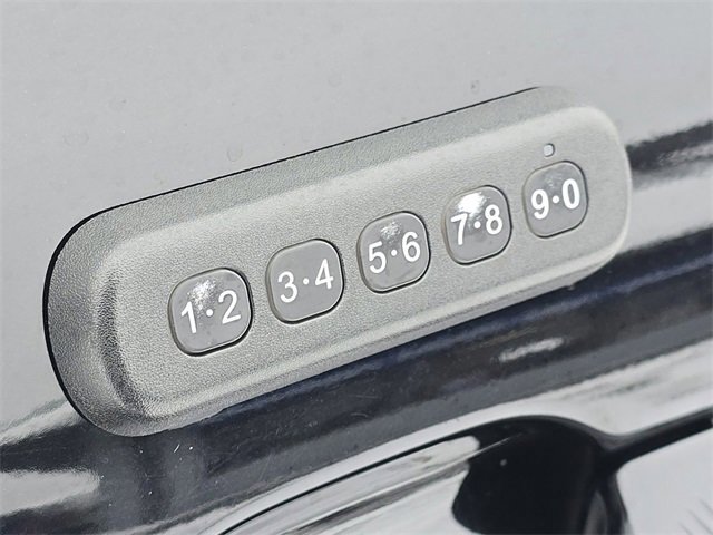 Certified 2022 Ford Escape SE w/ SE Sport Appearance Package image 21