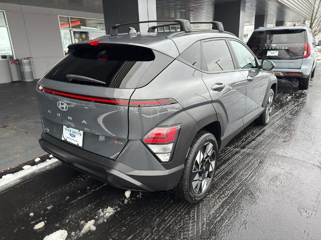 Used 2025 Hyundai Kona SEL image 3