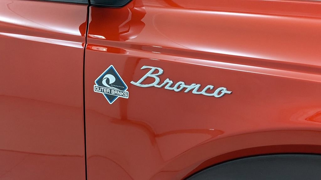 Certified 2022 Ford Bronco Outer Banks w/ Sasquatch Package AWD/4WD image 40