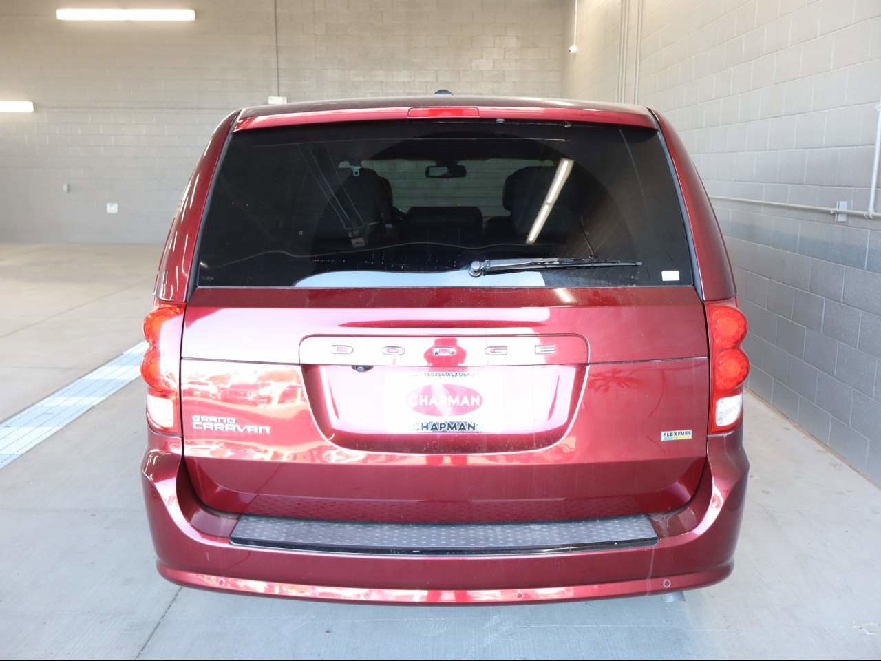 Used 2019 Dodge Grand Caravan SXT w/ Blacktop Package image 5