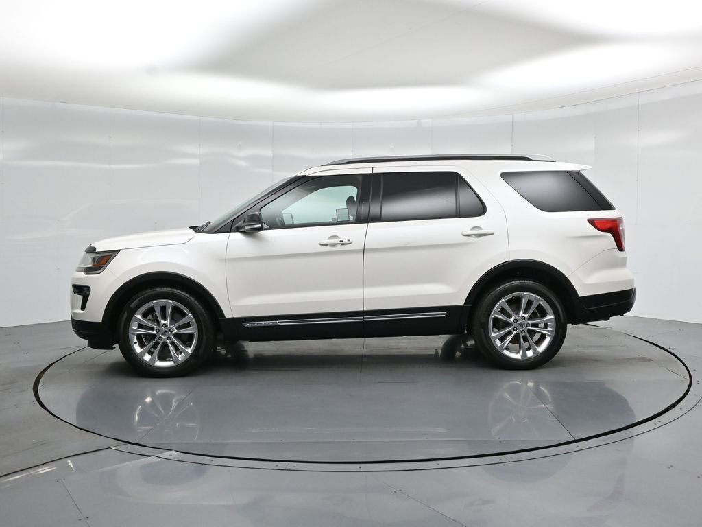 Certified 2018 Ford Explorer XLT w/ Equipment Group 202A FWD image 28