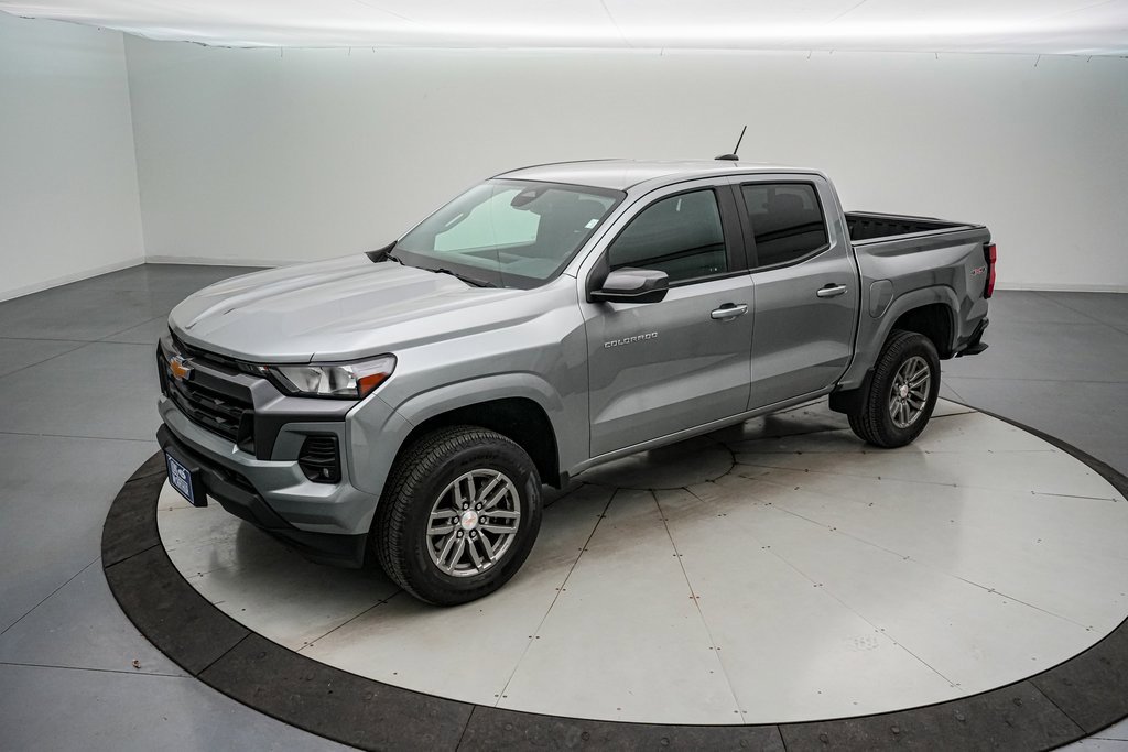 Used 2023 Chevrolet Colorado LT w/ LT Convenience Package II image 9