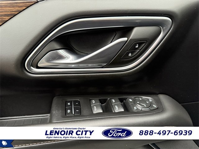 Used 2023 Chevrolet Suburban High Country image 23