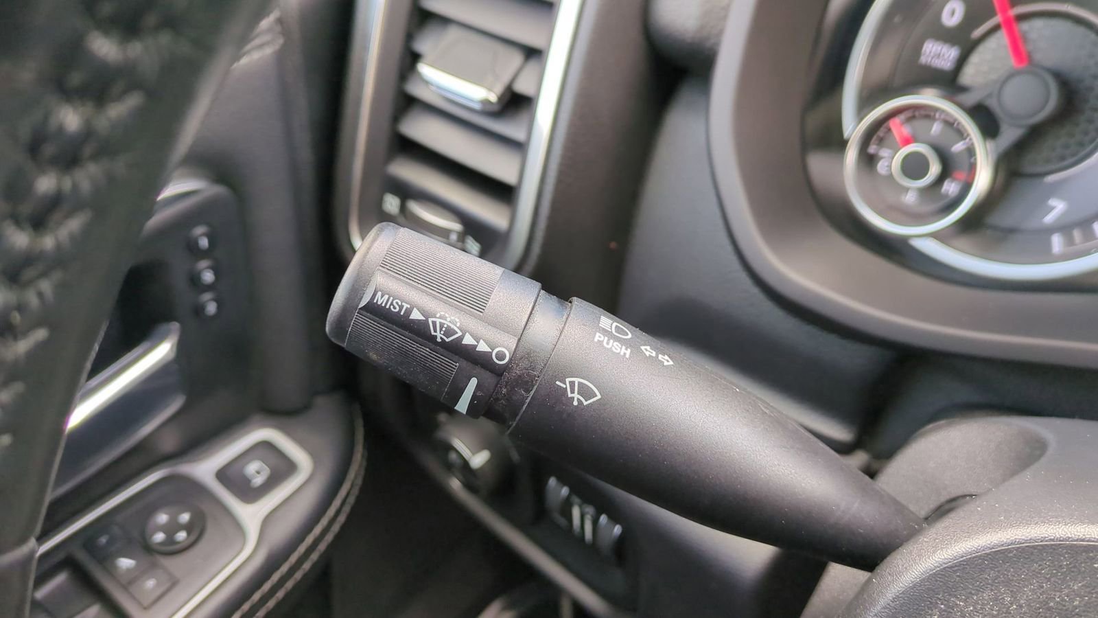 Used 2022 RAM 2500 Laramie w/ Night Edition image 32