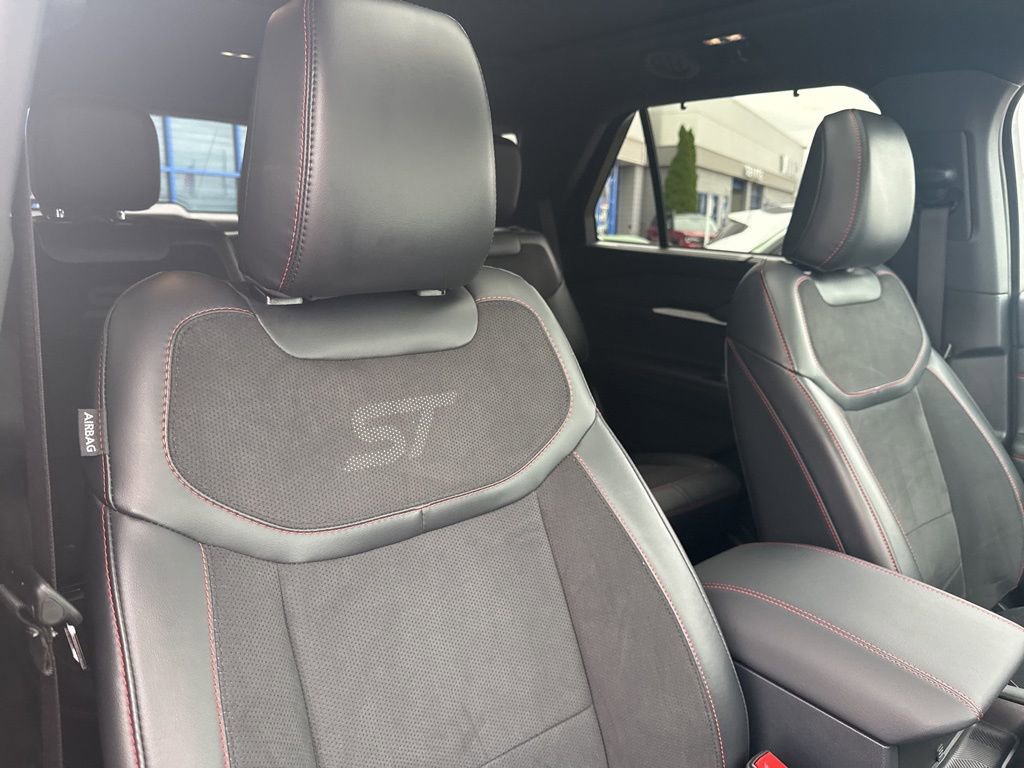 Certified 2025 Ford Explorer ST image 47