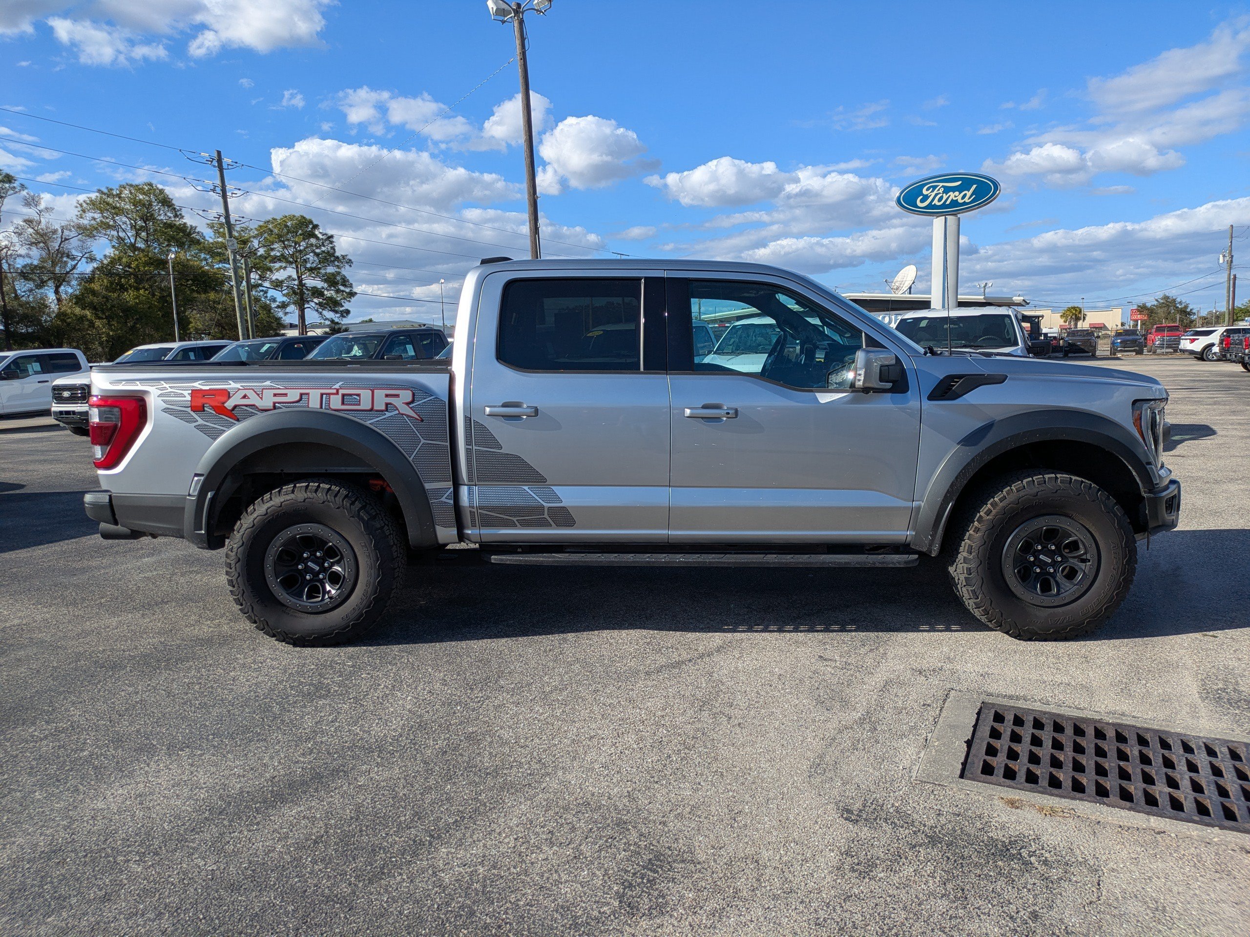 Certified 2023 Ford F150 Raptor AWD/4WD image 3
